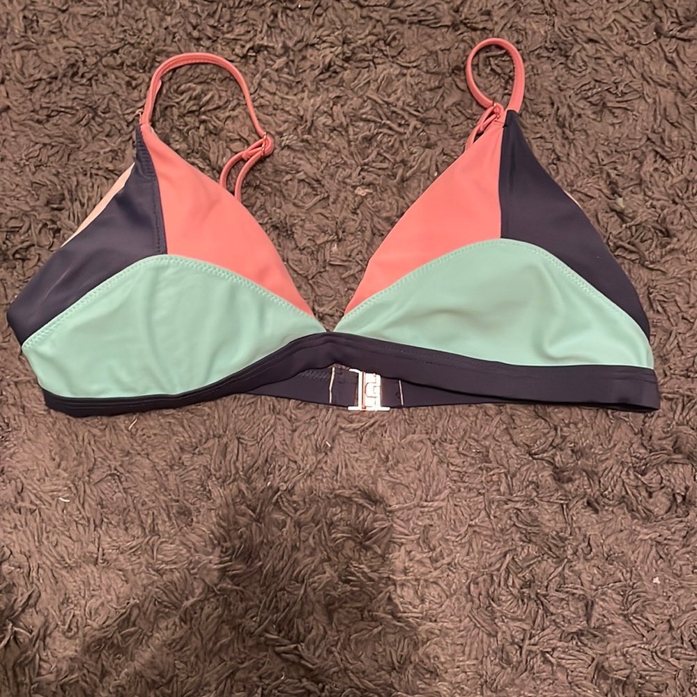 Cute, colorful bathing suit top for the summer!!!
